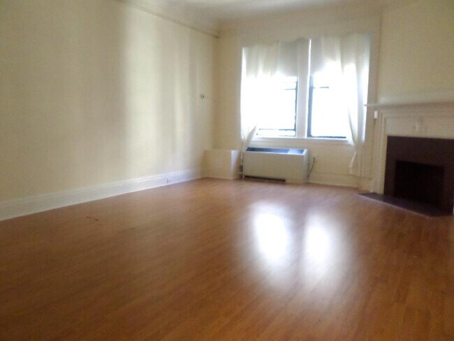 Building Photo - 62 Boylston St