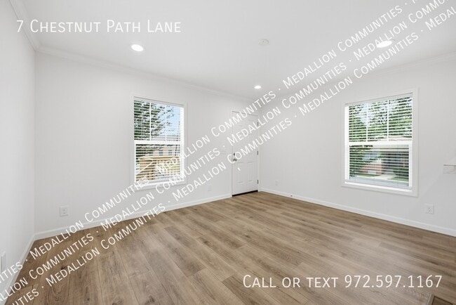 Photo - 7 Chestnut Path Ln