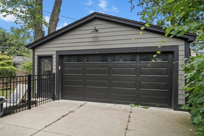 Photo - 718 N Alexander Ave