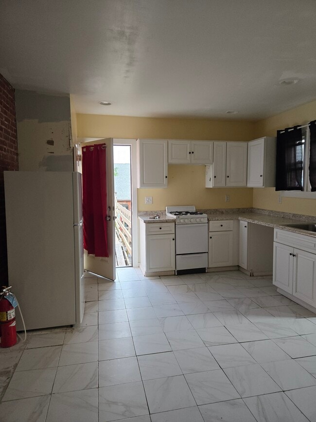 502 W Chestnut St Unit 4