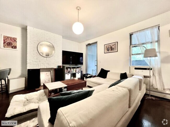Building Photo - 3 bedroom in Brooklyn NY 11222 Unit 2 Rental