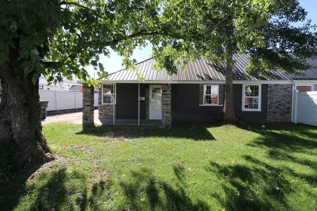 Building Photo - 504 Sequoyah Dr Rental