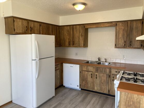 Photo - 5954 Red Oak Dr