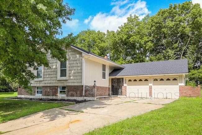 Building Photo - 11917 Sycamore Ave