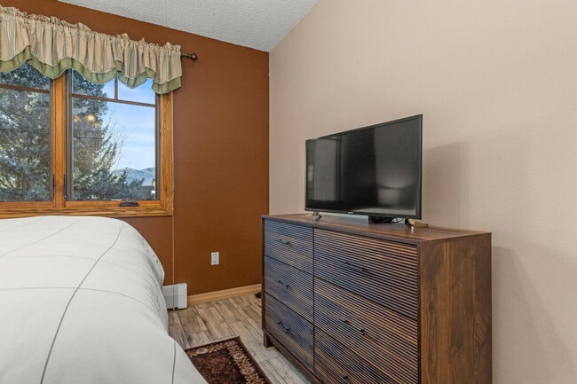 Photo - 1973 Cimarron Cir Unit SI ID1564278P