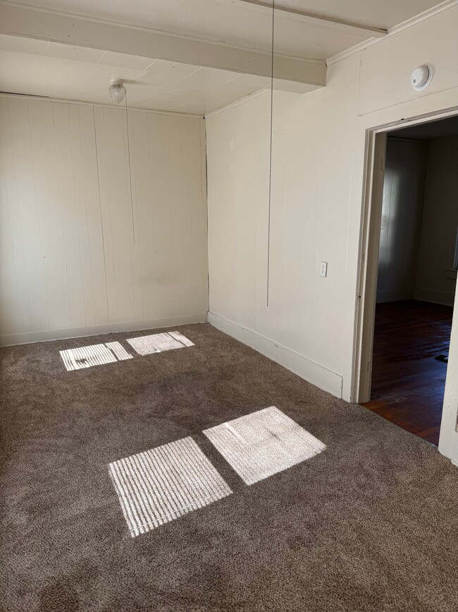 8 3rd St Unit 2