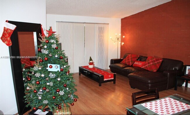 Building Photo - 20741 NE 4th Ct Unit 205