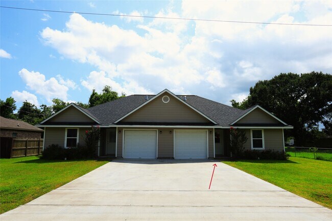 1012 -A Oak St