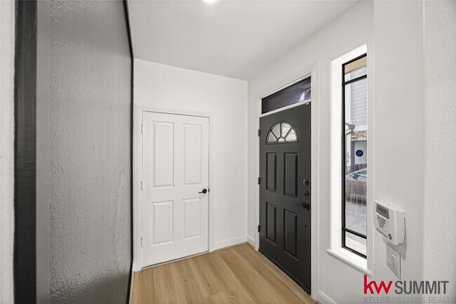 Photo - 2410 Calumet St Unit B