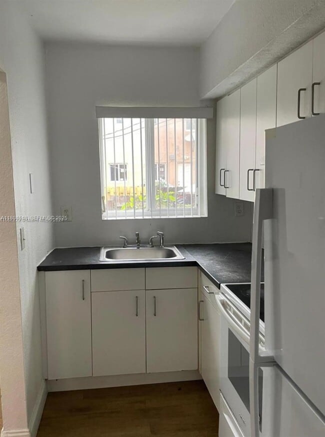 Building Photo - 307 NW 84th St