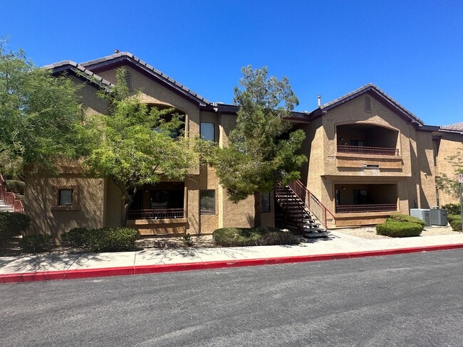 Building Photo - Beautiful 2 bedroom condo home in luxuriou...