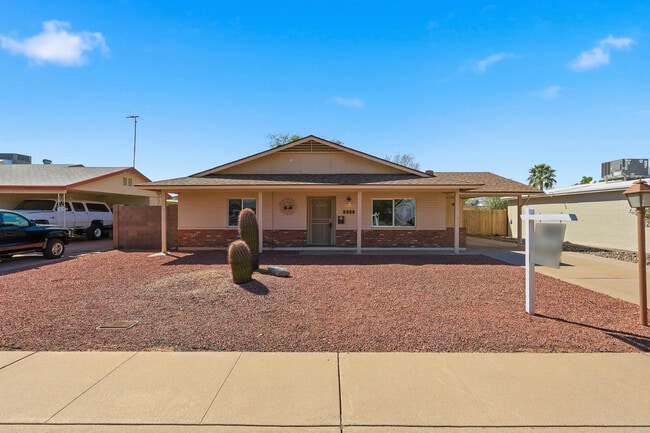 Building Photo - 2331 E Betty Elyse Ln