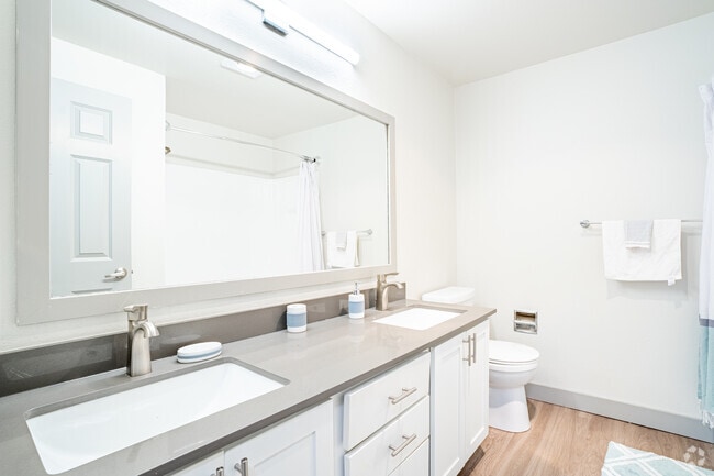 3BR, 2BA - 1,248SF - Bathroom - Olin Fields Apartments