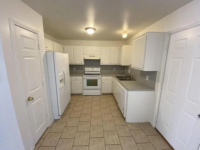 Photo - 513 E Queens St