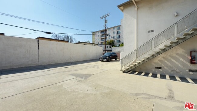 Photo - 975 S Kingsley Dr Unidad 6