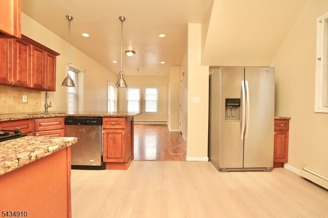 Photo - 79 Chestnut St