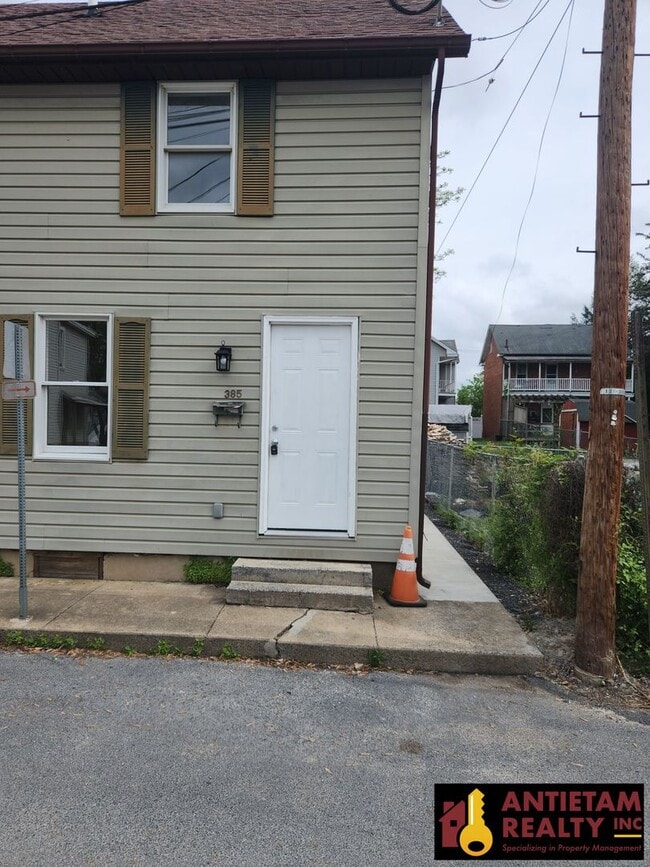 Building Photo - 383-385 Tolbert Avenue Unit 385 Tolbert Avenue