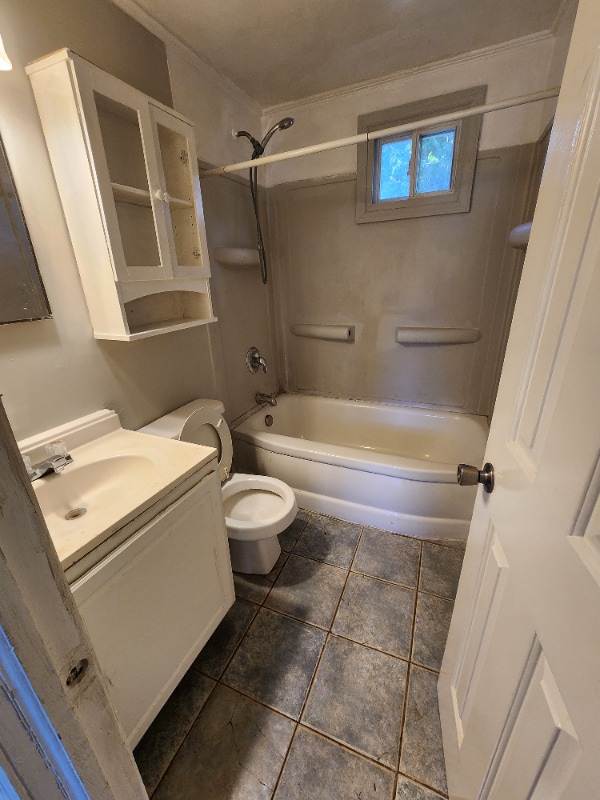 Photo - 826 Hanover St