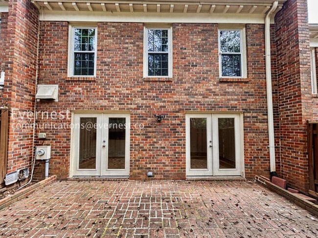 Photo - 438 The North Chace