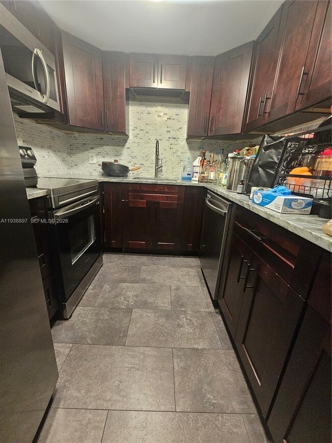 Building Photo - 5961 N Falls Cir Dr Unit 109