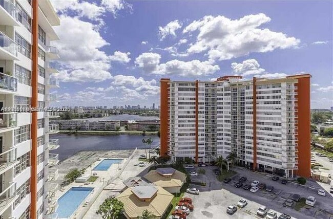 Building Photo - 1351 NE Miami Gardens Dr Unit 1723E