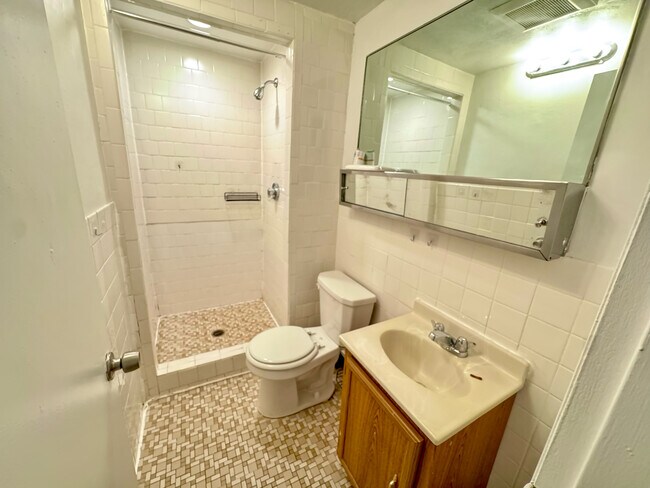 Photo - 48 Lancaster Ter Unidad 101