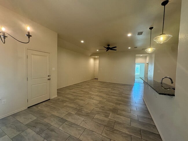 Photo - 3Bed/ 2Bath Available Now- in Lubbock coop...