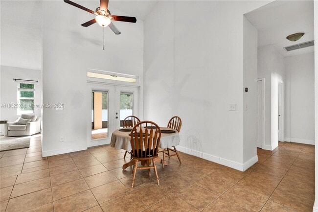 Photo - 334 Colony Ct Casa