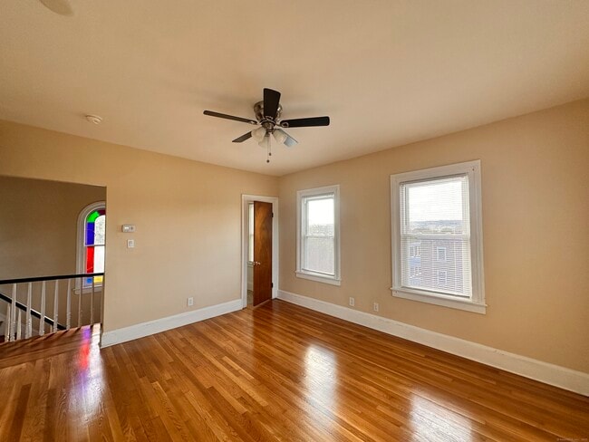 Photo - 34 N Spring St Unit Second Floor