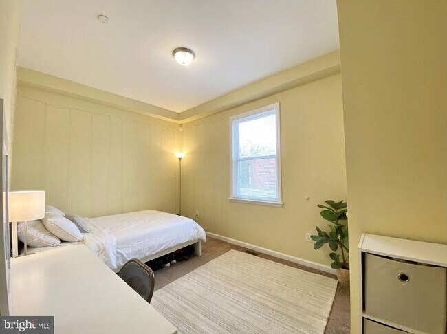 Photo - 2010 N Carlisle St