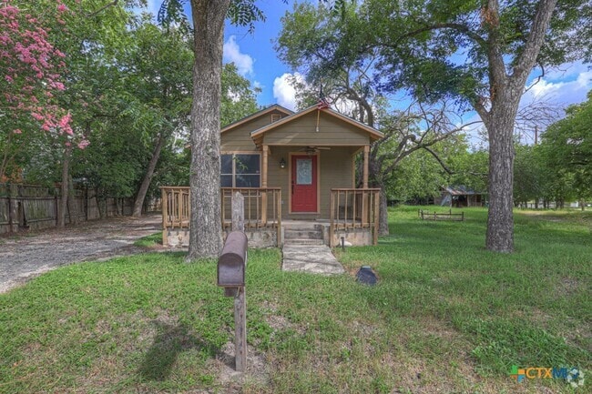 Building Photo - 1630 Katy St Rental