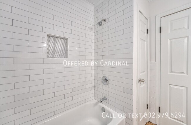 Photo - 3692 Bishops Bridge Rd