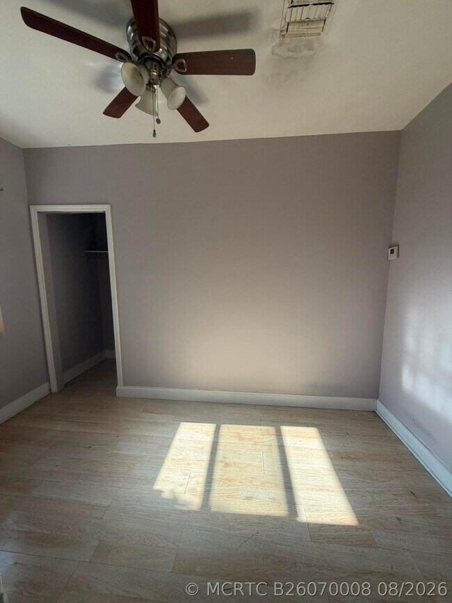 Photo - 420 Lilac Ct Unit B