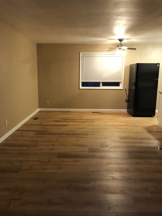 Photo - Nicely Remodeled 2 Bedroom 1 bath in NW Corvallis W/Storage Shed Unit Hayes1957