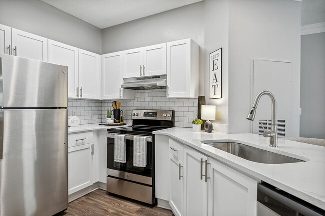 Photo - Hawthorne Gates