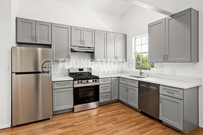 Photo - 523 B St Unit #3