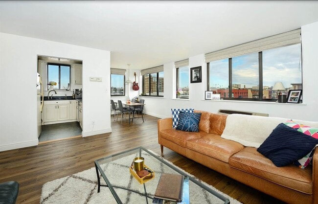 Building Photo - 300 Newark St. Unit 6B