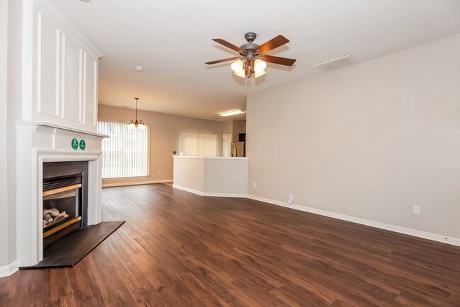 Photo - 2728 Wingdale Dr