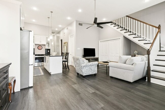 Photo - 2133 Dumaine St