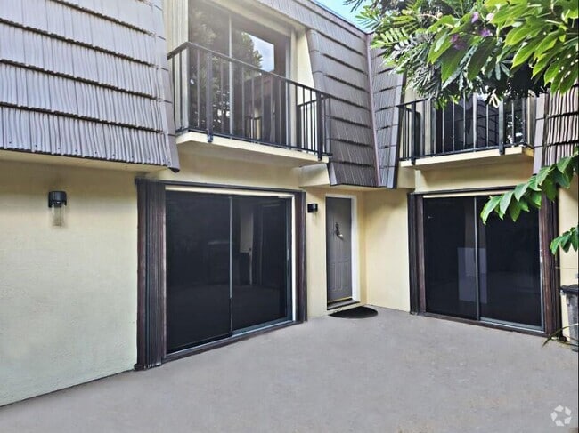 Building Photo - 1011 10th Ct Rental