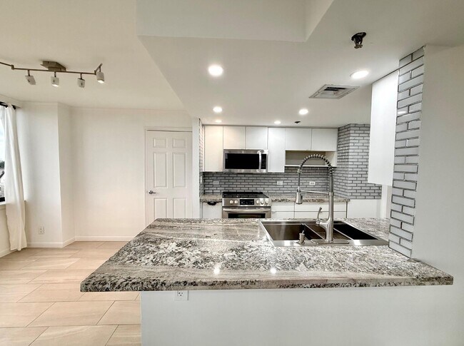 Photo - 3525 Sage Rd Unit 703