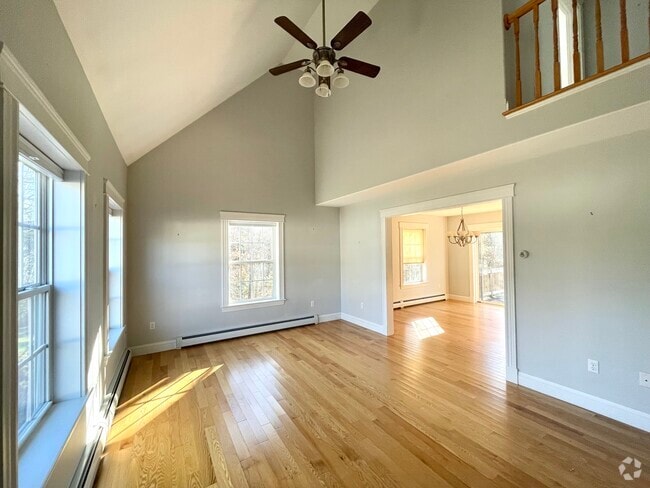 Building Photo - 32 Sergeant Ln Rental