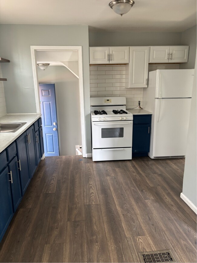 Photo - 6304 Bluehill St