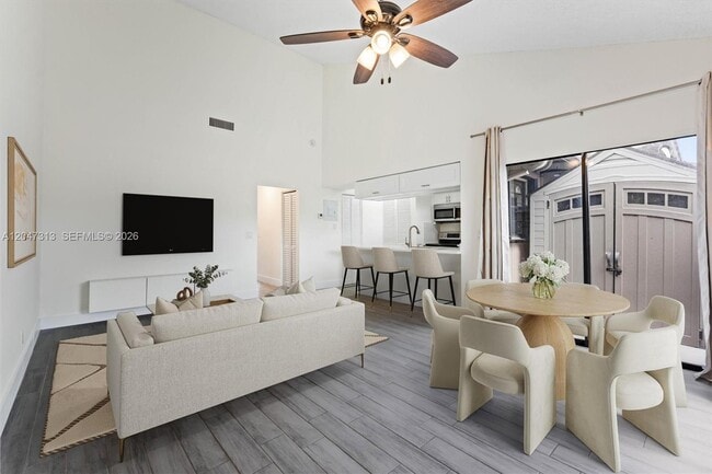 Photo - 2025 SW 82nd Ave