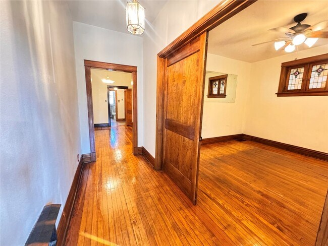 Photo - 4250 Michigan Ave Unidad B