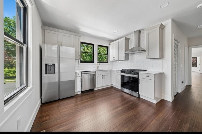 235 Elmwood Ave Unit 2