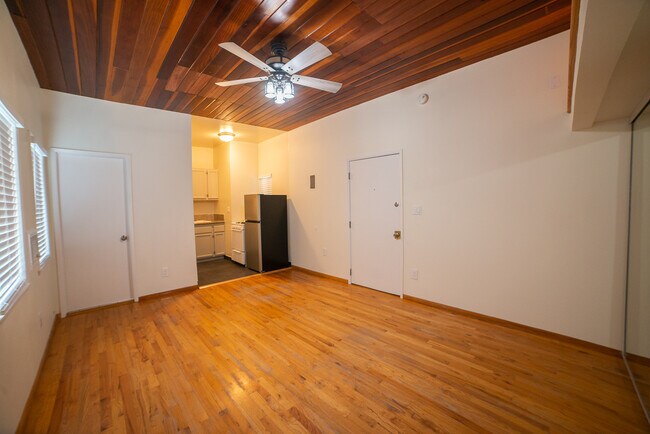 Photo - 16 Clubhouse Ave