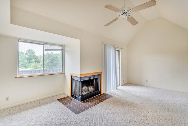 Photo - 1243 Cedars Ct
