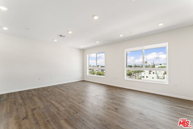 Photo - 3105 Bellevue Ave Unit 307