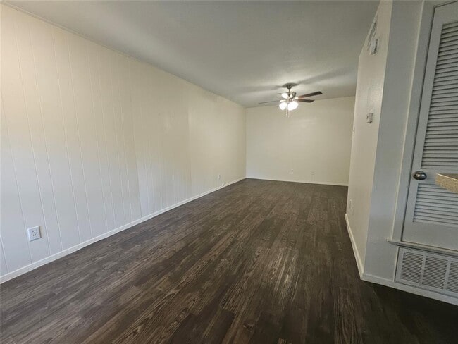 Photo - 4406 Avenue C